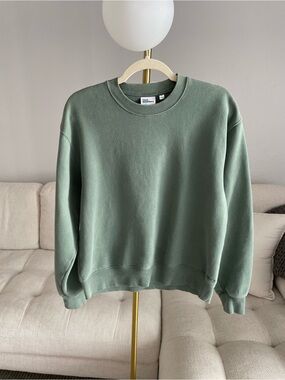 TNA Sweatfleece Cozy Fleece Perfect Fit Crewneck Sweatshirt Smokey Sage Green